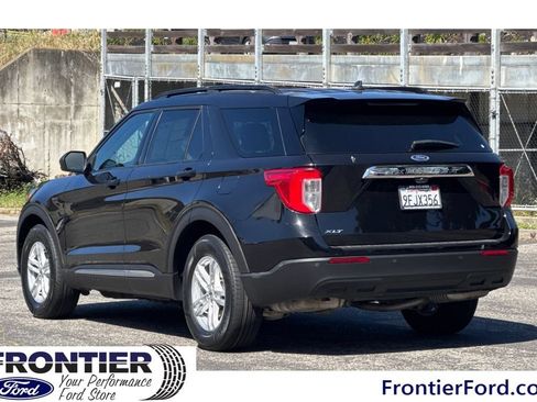 Used 2023 Ford Explorer XLT RWD image 7
