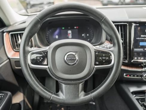 Certified 2024 Volvo XC60 B5 Plus w/ Protection Package Premier AWD/4WD image 29