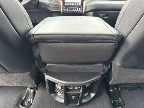Used 2024 RAM 2500 Laramie AWD/4WD image 28