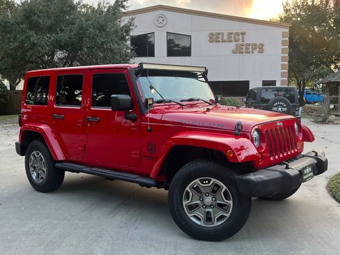 Used 2013 Jeep Wrangler Unlimited Rubicon image 1