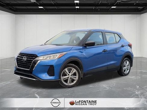 Used 2023 Nissan Kicks S image 1