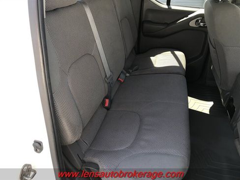 Used 2016 Nissan Frontier SV AWD/4WD image 21
