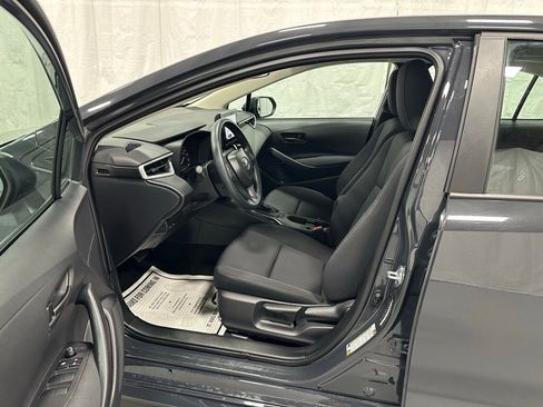 Used 2025 Toyota Corolla LE image 10