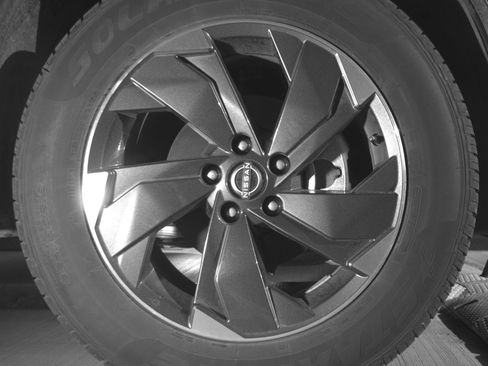 Used 2025 Nissan Rogue SV AWD/4WD image 13