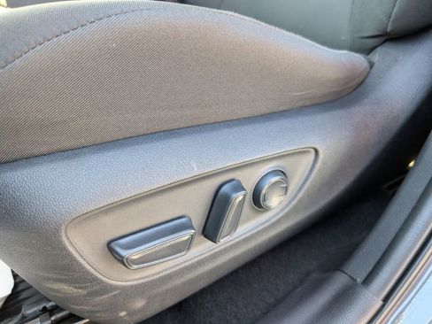 Used 2022 Toyota RAV4 XLE image 11