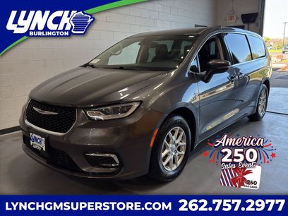 Used 2023 Chrysler Pacifica Touring-L