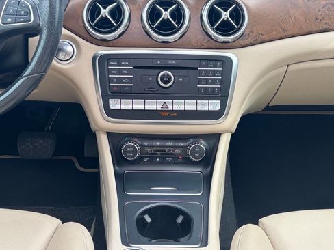 Used 2018 Mercedes-Benz GLA 250 4MATIC image 19