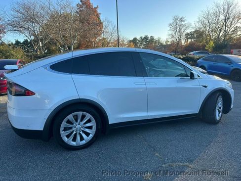 Used 2019 Tesla Model X 100D image 6