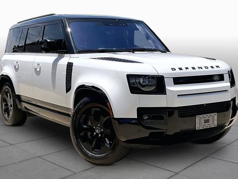 Used 2022 Land Rover Defender 110 X-Dynamic SE AWD/4WD image 3