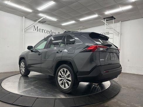 Used 2020 Toyota RAV4 XLE Premium FWD image 5