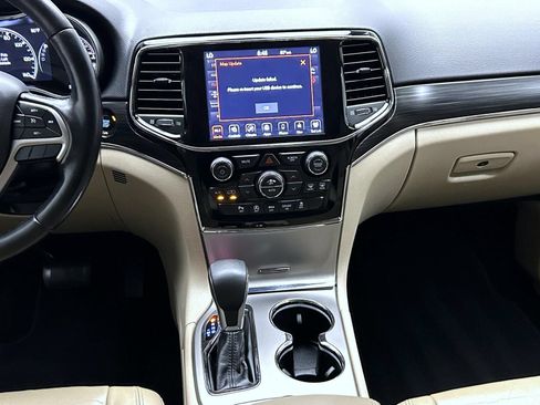 Used 2019 Jeep Grand Cherokee Limited AWD/4WD image 13