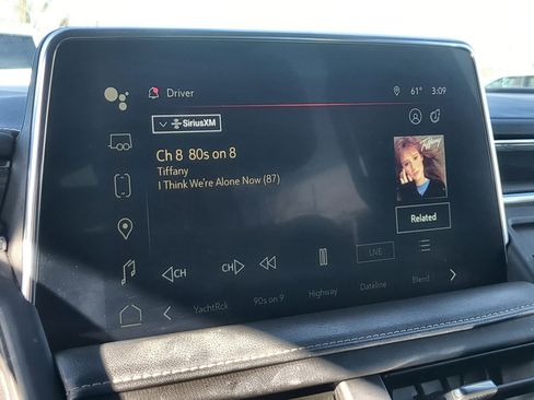 Used 2023 GMC Yukon XL SLT w/ SLT Premium Package image 13