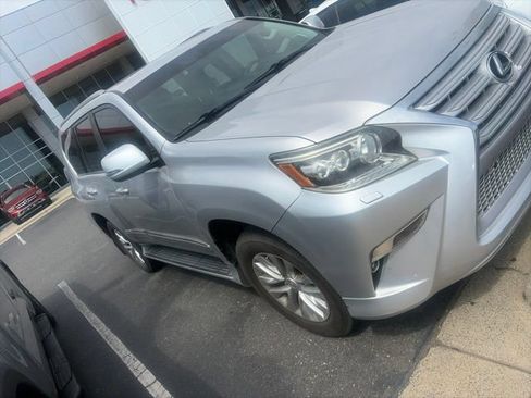 Used 2014 Lexus GX 460 w/ Premium Package AWD/4WD image 8