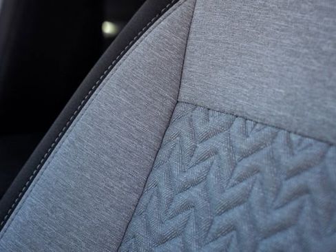 Used 2023 Chevrolet Equinox LT image 26