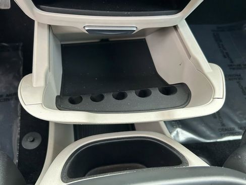 Used 2024 Chrysler Pacifica Touring-L FWD image 23