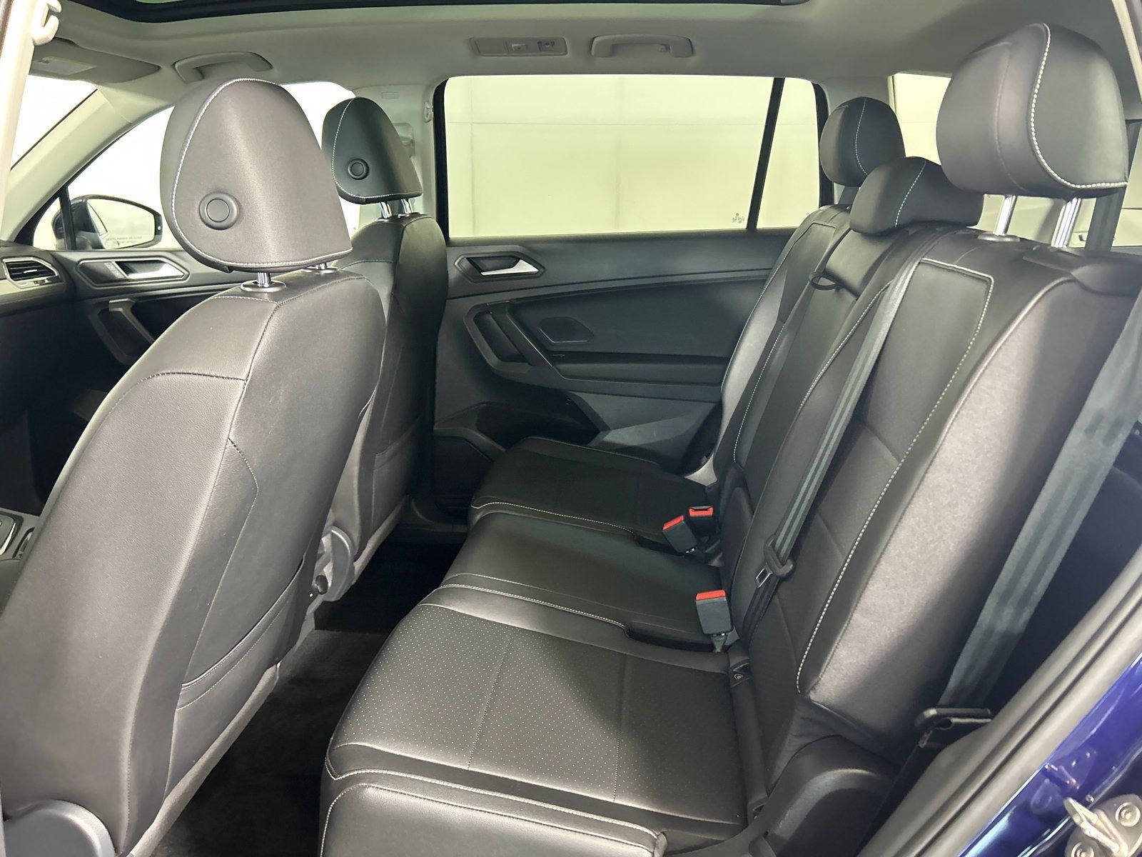 Used 2021 Volkswagen Tiguan SE w/ Panoramic Sunroof Package AWD/4WD image 30