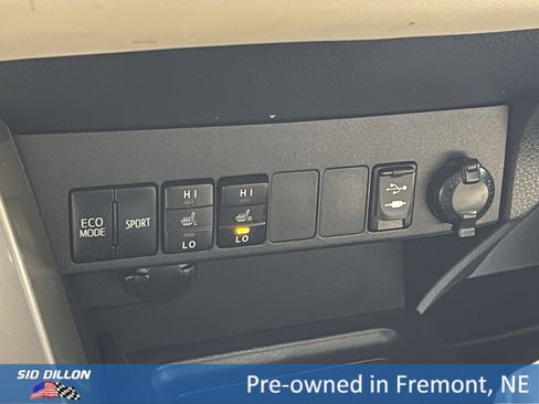 Used 2015 Toyota RAV4 Limited image 11