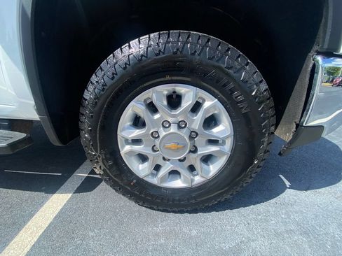 Used 2025 Chevrolet Silverado 2500 LT AWD/4WD image 28