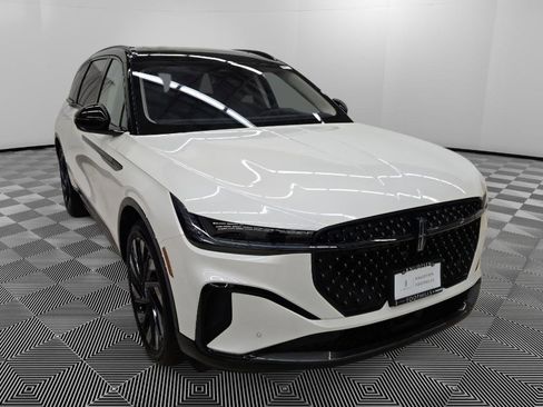 New 2026 Lincoln Nautilus Reserve w/ Jet Appearance Package image 1