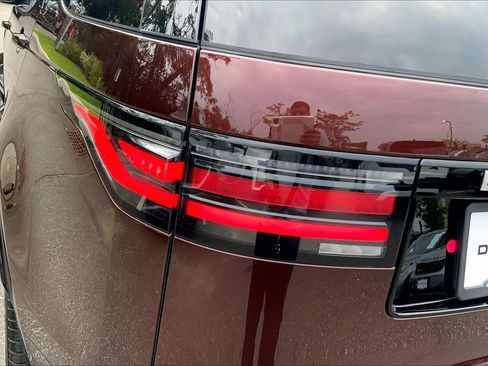 New 2026 Land Rover Discovery Limited Edition AWD/4WD image 14