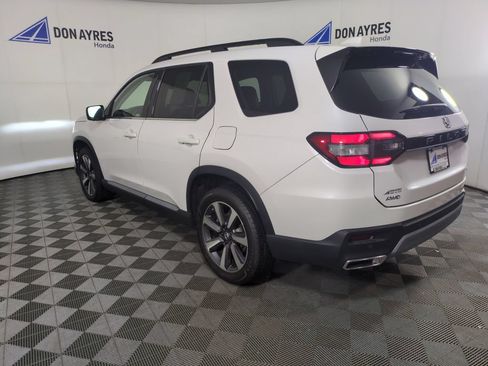 Certified 2023 Honda Pilot Elite image 4