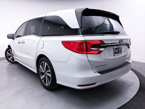 Used 2023 Honda Odyssey Touring image 2