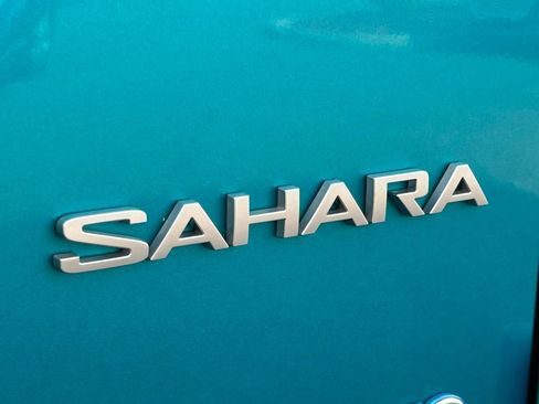 Used 2024 Jeep Wrangler Unlimited Sahara w/ Technology Group AWD/4WD image 42