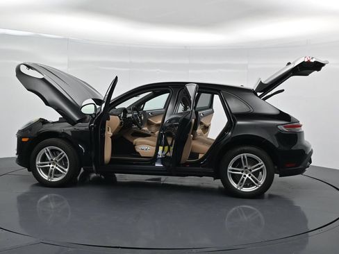 Certified 2026 Porsche Macan AWD/4WD image 22