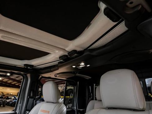 Used 2021 Jeep Gladiator Mojave image 19