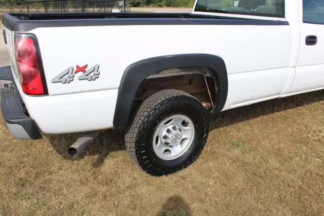 Used 2006 Chevrolet Silverado 2500 W/T w/ Heavy-Duty Power Package AWD/4WD image 6