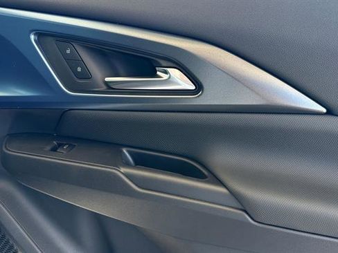 New 2026 Chevrolet Equinox EV LT image 19