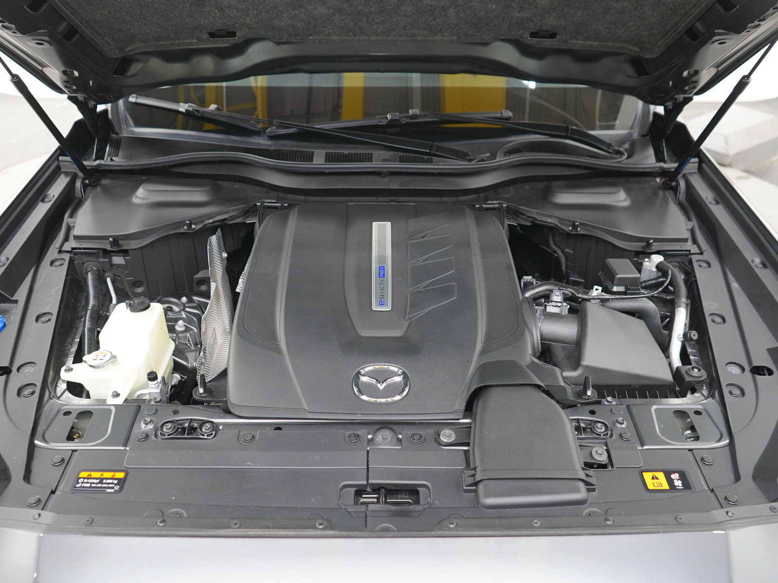 Certified 2024 MAZDA CX-90 Plug-In Hybrid w/ Preferred AWD/4WD image 34