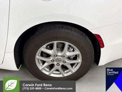 Used 2023 Chrysler Pacifica Touring-L FWD image 33
