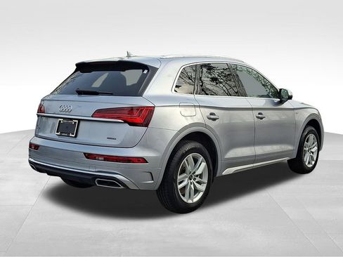 Used 2023 Audi Q5 2.0T Premium w/ Convenience Package image 6