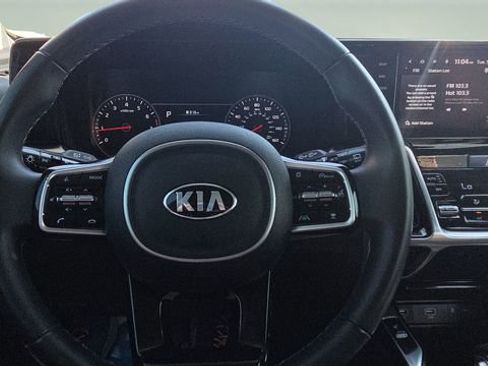 Used 2021 Kia Sorento SX image 12