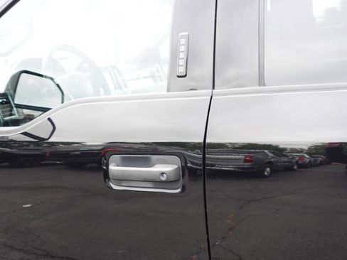 Used 2022 Ford F350 XLT w/ XLT Value Package image 14