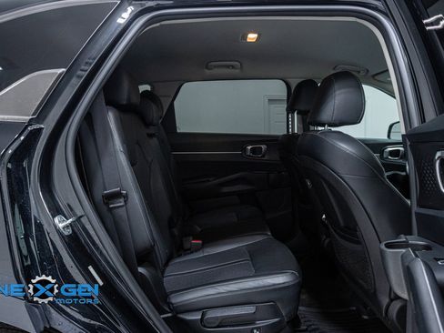 Used 2021 Kia Sorento S image 29