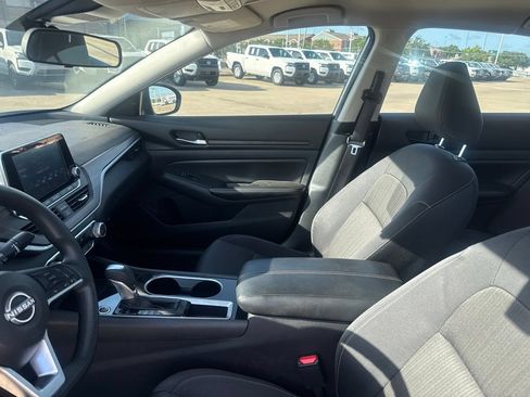 Certified 2024 Nissan Altima 2.5 SV FWD image 38