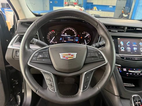 Used 2017 Cadillac XT5 Premium Luxury AWD/4WD image 23