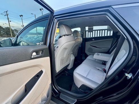 Used 2016 Hyundai Tucson SE w/ Option Group 12 image 11