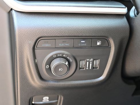 Used 2023 Jeep Grand Cherokee 4WD 4xe image 30