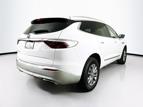 Used 2024 Buick Enclave Premium image 9