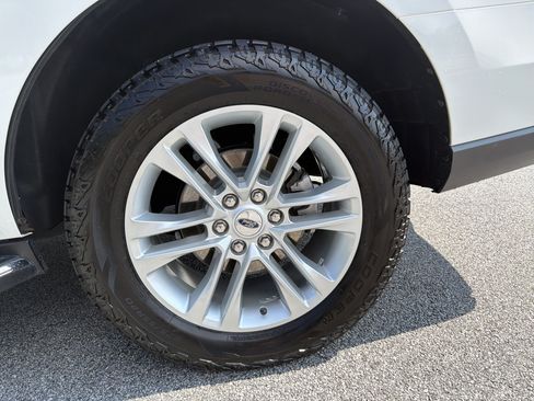 Used 2022 Ford Expedition XLT AWD/4WD image 24