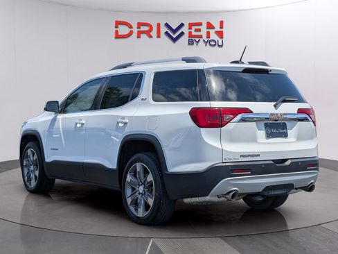 Used 2017 GMC Acadia SLT FWD image 3