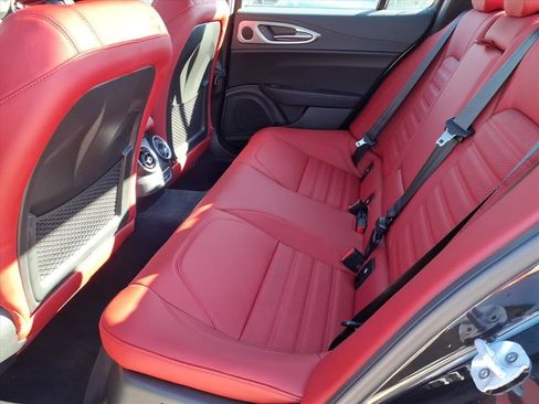 New 2025 Alfa Romeo Giulia w/ Veloce Package Rwd image 9