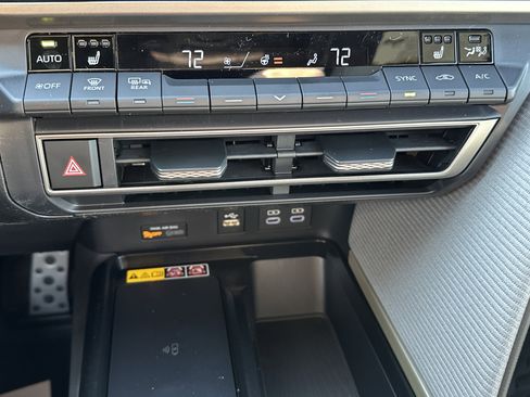 New 2026 Toyota Camry SE w/ Convenience Package image 23