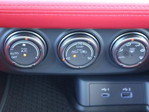 Used 2024 Nissan Z Performance w/ Floor Mat Package image 22