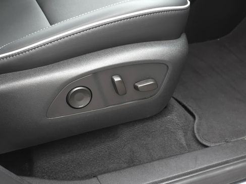 Used 2025 Buick Enclave Preferred image 45