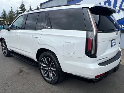Used 2021 Cadillac Escalade Sport w/ Driver Assist Tech Package AWD/4WD image 16