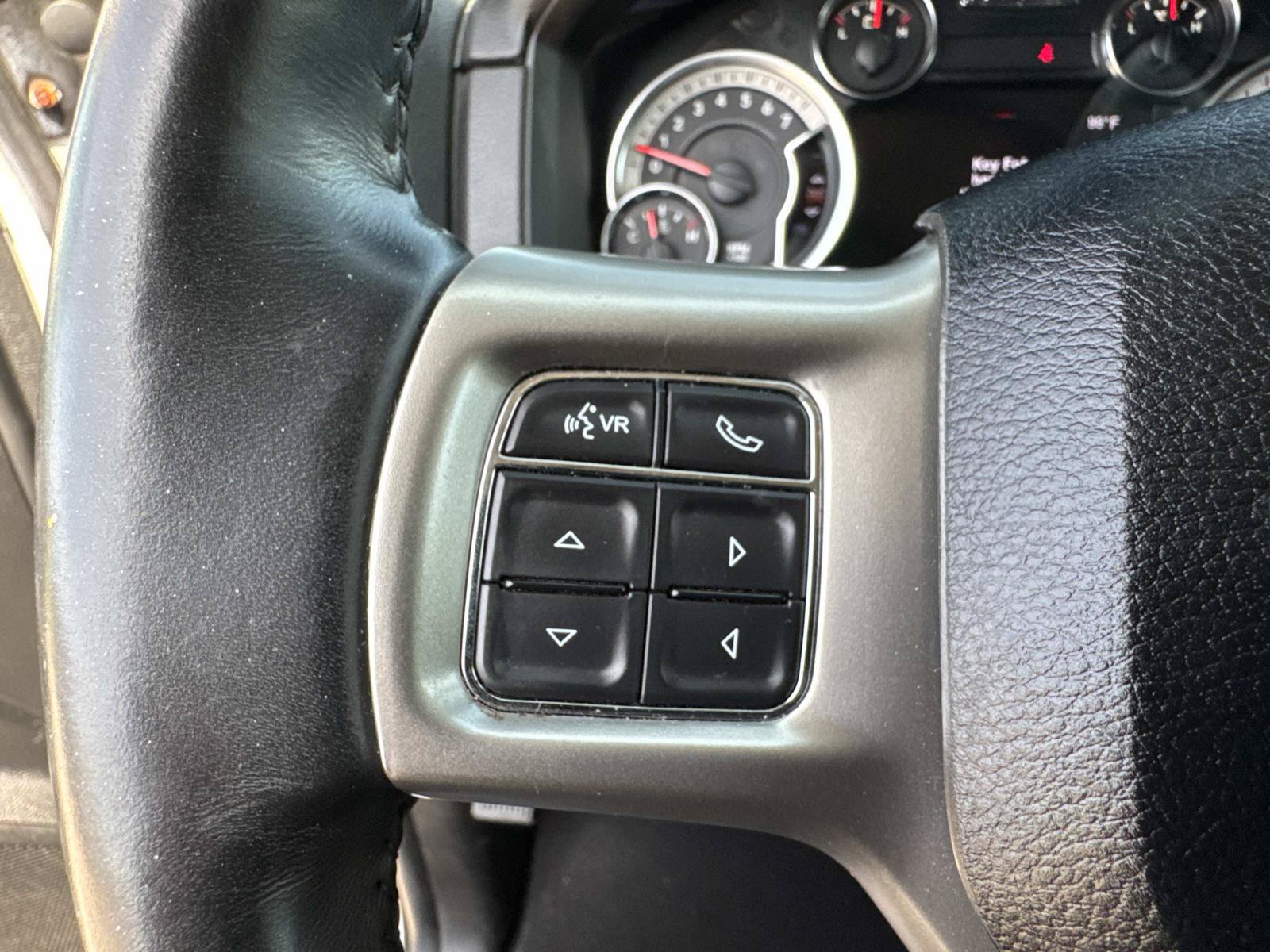 Used 2017 RAM 1500 Laramie w/ Convenience Group AWD/4WD image 39